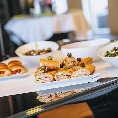 Radisson Blu Balmoral Hotel 4*