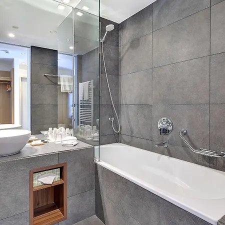 Radisson Blu Balmoral 4*