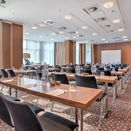 מלון Radisson Blu Balmoral 4*